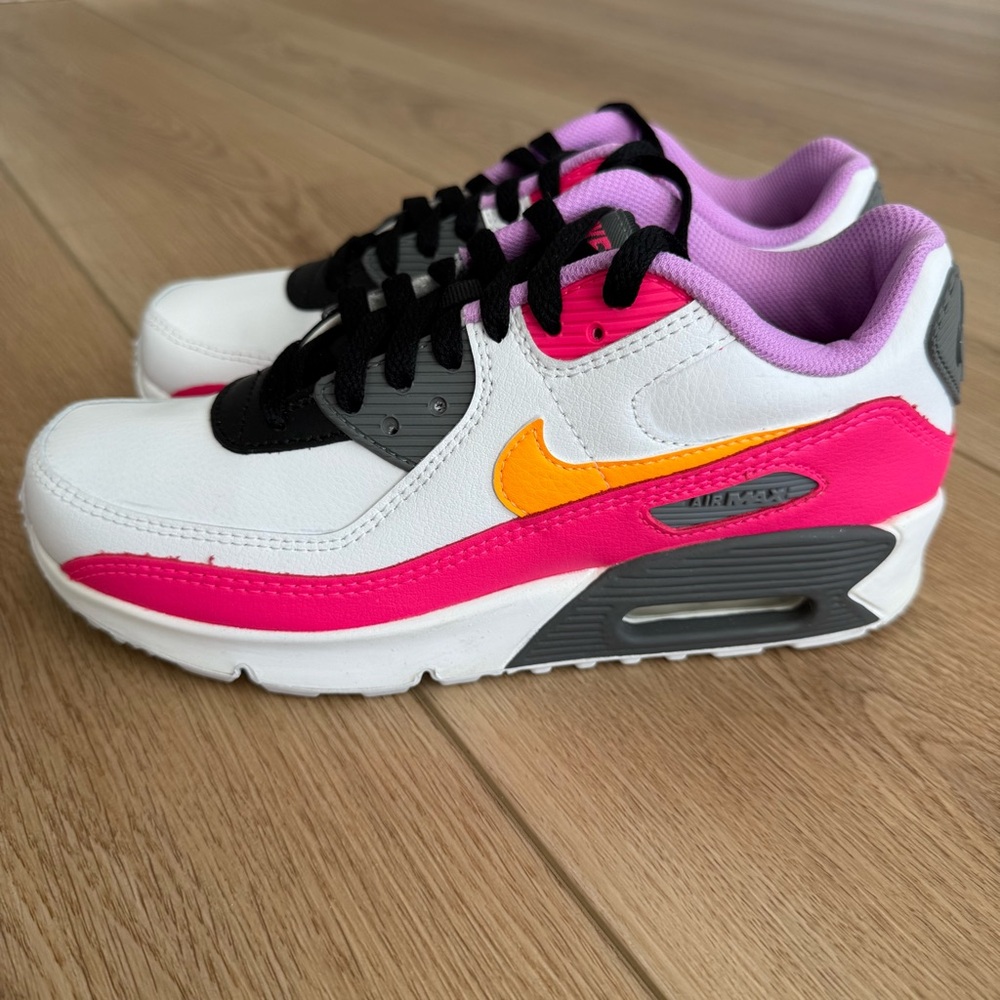 Nike Air Max 90 LTR (GS) size 5Y